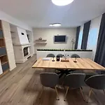 Family House Freeдом * 辛尼莫雷特