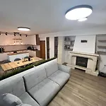 别墅 Family House Freeдом *