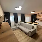 Family House Freeдом 辛尼莫雷特