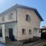 Family House Freeдом 别墅 *