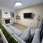Family House Freeдом 别墅 辛尼莫雷特