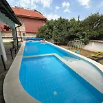 Family House Freeдом * Sinemoretz