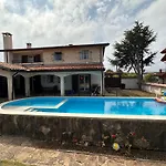 Villa Family House Freeдом *