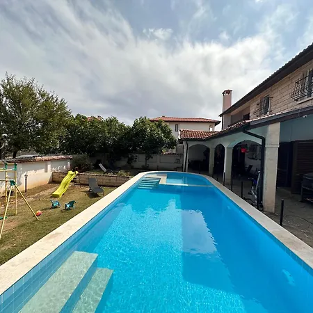 Villa Family House Freeдом Sinemoretz
