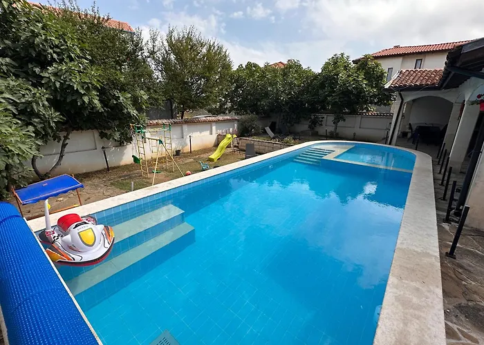 Βίλα Family House Freeдом