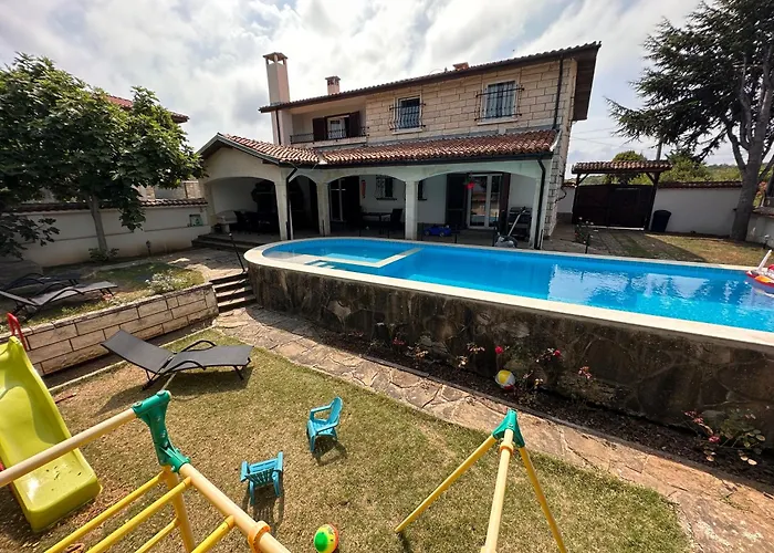 Βίλα Family House Freeдом Sinemoretz