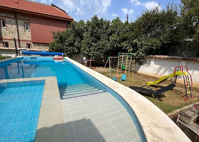 Family House Freeдом Βίλα *